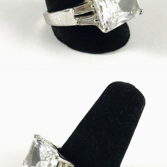 Vintage Sterling Silver CZ Ring size 9.5 - Picture 2 of 3